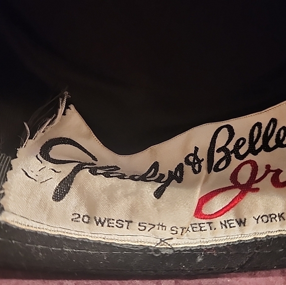 Gladys & Belle Jr. New York Black Velvet Pill Box 1960's Vintage Hat - Picture 4 of 6